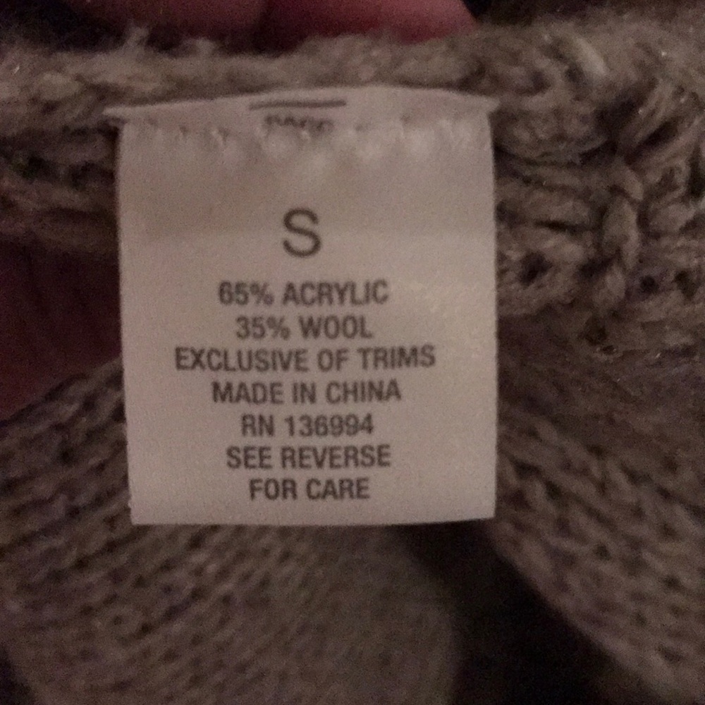 Sweater with ruffles and lace - Picture 5 of 6